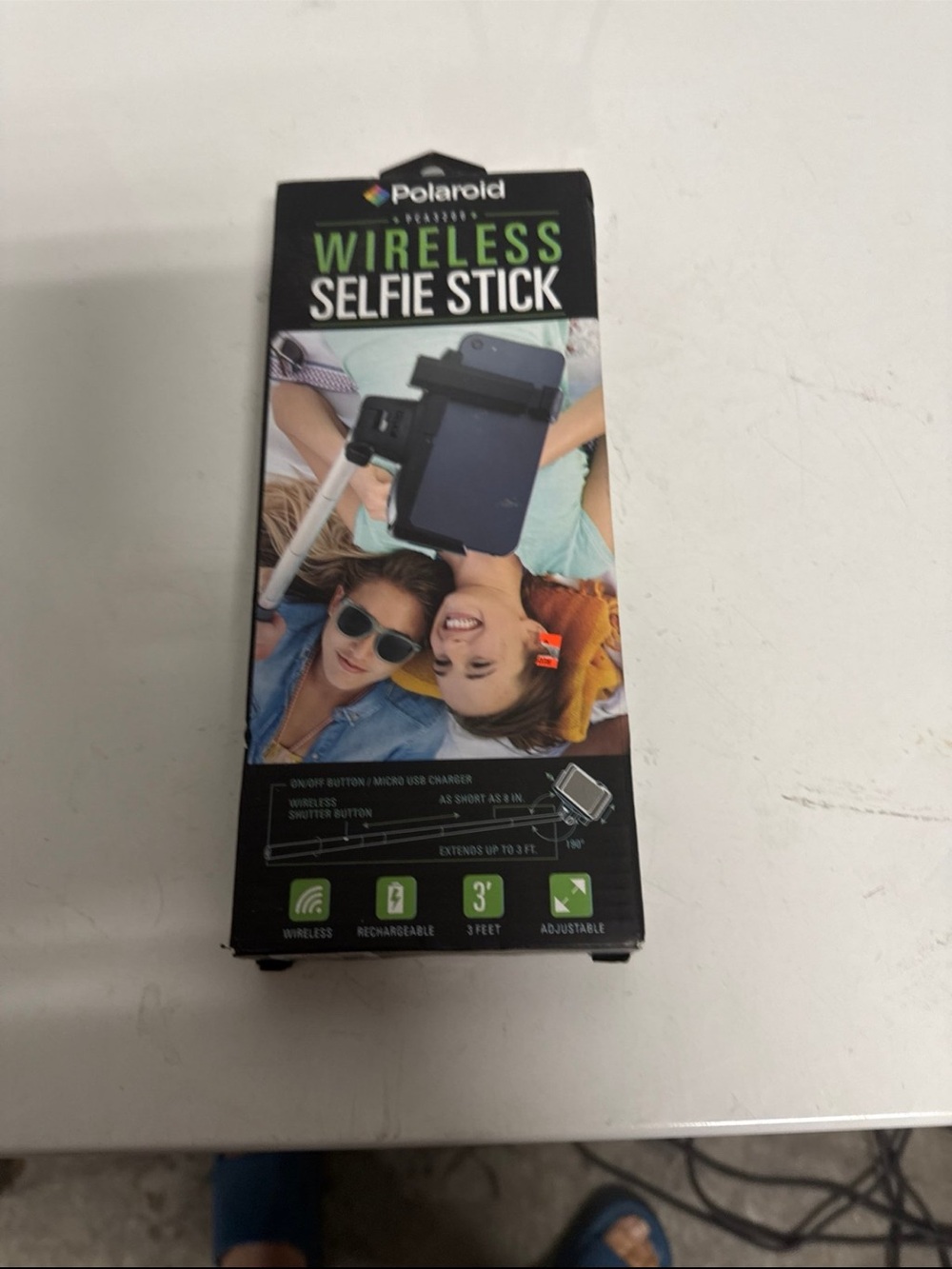 Polaroid Wireless Selfie Stick - Black and Green Packaging